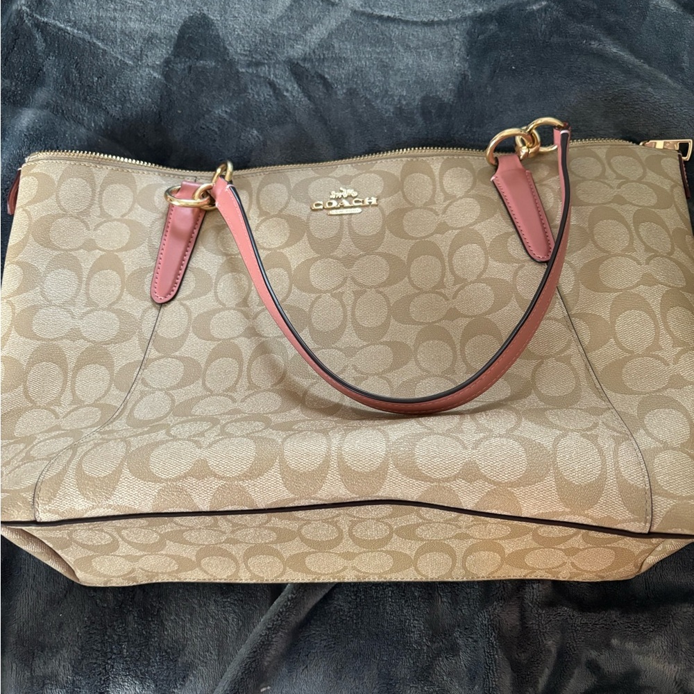 Beautiful big coach purse